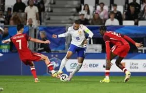Quy Định Về Bắt Đầu Và Bắt Đầu Lại Trận Đấu Bóng Đá Chuẩn FIFA